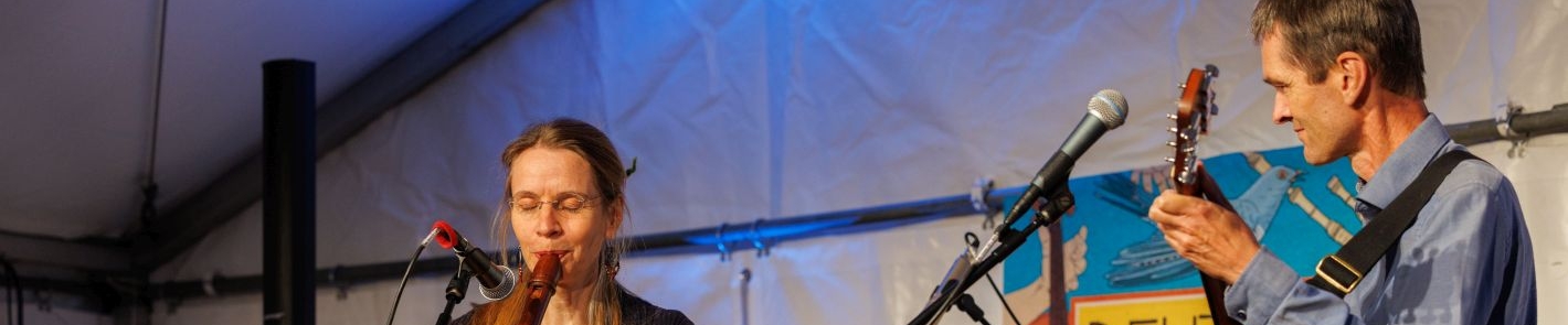 Klicken um die Schaltflächen oben zu zeigen oder zu verbergen